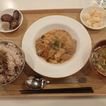 トーコーキッチン - 鶏のチーズトマト煮 副菜二品、豚汁、ご飯