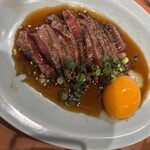 焼肉ホルモン ざくろ - レアステーキ