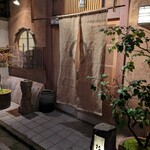 割烹　梅津 - お店の前に着きました