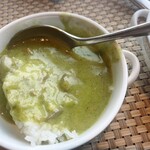 レストラン シンフォニー - ほうれん草と牛スジ肉のサグカレー。辛そうで怖くて食べず嫌いしてましたが挑戦！ピリッと辛いのに美味しい〜！牛スジやわやわです(❀╹▿╹)