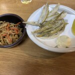 鉄板酒場 鐵一 - お通しきんぴら¥220- わかさぎ唐揚げ¥400-(2025/03/08)