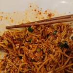 ファイヤーホール4000 - よく混ぜてからくるくる団子にしてつまむと食べやすいです