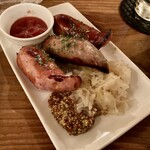 クラフトビアサーバーランド - ソーセージの盛り合わせ　ハーフ　880円