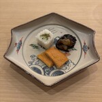 すし処 睦月 - ふきの寿司、平貝明太子、わかめの蕗味噌和え