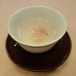 ホテルメトロポリタン - 控え室で供された桜湯