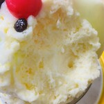 京王百貨店 新宿店 - 中まで練乳が染み込んでます。