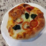 ヤマトラ - トマトとアンチョビのビザ