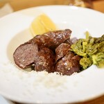 ピッツェリア レオーネ - 岩桜鹿肉サルシッチャの石窯焼き