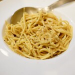 ピッツェリア レオーネ - ウニのクリームソース