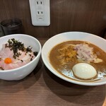 ヌードル＆スパイスカレー 今日の1番 - 