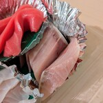 発寒かねしげ鮮魚店 - 羅臼産天然鰤 300円