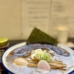 らー麺　Do・Ni・Bo - 煮干しょうゆ700円に味玉100円をトッピング