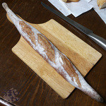 前田パン - バゲットフランセーズ　（小）　１９５円
      