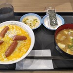 松屋 - 料理写真:朝限定 とろっとたまごソーセージ丼豚汁朝ごはん