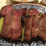 和風もつ料理 あらた - 串焼き（タン）