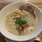 麺屋 煮干しの煌 - 人類は無限ラテ（鶏白湯）