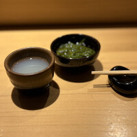 SUSHI TOKYO TEN、 新宿ニュウマン店 - シジミ汁煮込み、と、根昆布？雌株