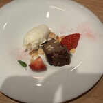 Bistro uni-to - バスクショコラとミルクジェラート