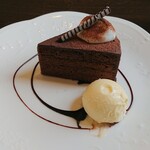 カフェ ド シュシュ - チョコケーキ、ドーン！