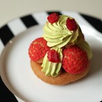 パティスリー ユウ ササゲ - サントノーレ・フランボワーズピスターシュ