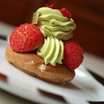 パティスリー ユウ ササゲ - サントノーレ・フランボワーズピスターシュ