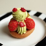 パティスリー ユウ ササゲ - サントノーレ・フランボワーズピスターシュ