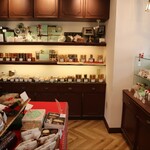 パティスリー ユウ ササゲ - 店内全景