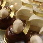 パティスリー ユウ ササゲ - ケーキショーケース