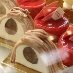 パティスリー ユウ ササゲ - ケーキショーケース