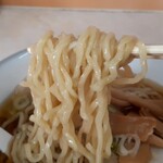ラーメン 味の駅 - 自家製中太縮れ麺‥