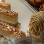 パティスリー ユウ ササゲ - ケーキショーケース
