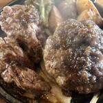 CHACO’S - ステーキソースを掛けると立ち昇る湯気と心地よいノイズにテンション上がります