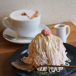 オールシーズンズ コーヒー - SAKURAモンブランプリン（900円） 甘酒ラテ（700円)