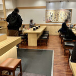 丸亀製麺 - よくある感じの店内。