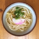 Yamagami Udon - 始めてのお店です。此処もかなりの細麺ですがコシは有ります。出汁はカツオ風味で美味い。こじんまりとした可愛いうどん屋さんです。
                        かけ小 ¥230
                        道が細いから対向車が来ると大変です。