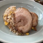 万来 - おつまみチャーシュー乗せてみた