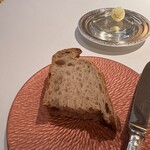 レ セゾン - 焼きたてのパンは香ばしいですね！