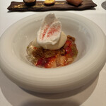 レ セゾン - 爽やかな味わいのライムのジュレと苺の酸味にアイスクリームを混ぜ合わせて♪