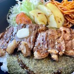 あしょろ庵 - サーロインステーキ丼（海苔付き）