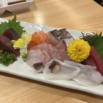 居酒屋 出世 - 刺身盛合せ　1人前
