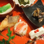 湘南沖地蟹専門店ふじ月 - アイナメのから揚げ、クリームチーズの大吟醸漬け