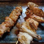 炭火焼鳥中村屋 - せせり、手羽先