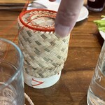 Penlaos Hua Hin - 紫色のもち米が入っています。なぜか中が見れる画像がアップできず