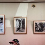 藤屋 - ご主人様の写真が飾られています