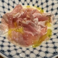 両忘 - 生ハムと新玉葱　スープ