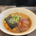 八雲 - ☑️黒だし支那そば¥950
      ☑️切り落とし焼豚¥200
      　※細麺から☝️平打ち縮れ麺に変更可能
      　※黒出汁&白出汁MIXも可能