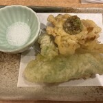 和創旬彩 くうひな - 春の訪れを感じられる　ふきのとうの天ぷら　苦味が大人の味