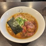 八雲 - ☑️黒だし支那そば¥950
      ☑️切り落とし焼豚¥200
      　※細麺から☝️平打ち縮れ麺に変更可能
      　※黒出汁&白出汁MIXも可能