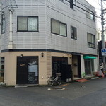 アノーニモ - ちょうど角のお店