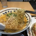 御座候たんたん - 担々麺ごまみそ　麺リフト〜
